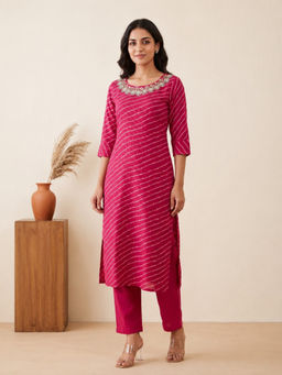 Autumnlane - Pink Printed Round Neck Kurta & Pant