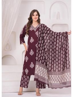 Gahan - Women Wine Rayon Kurta Pant with Dupatta