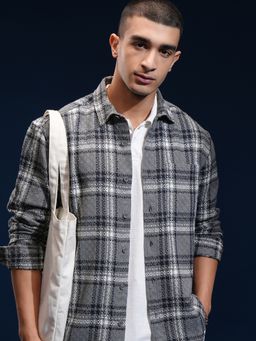 HIGHLANDER - Men Opaque Checked Casual Shirt