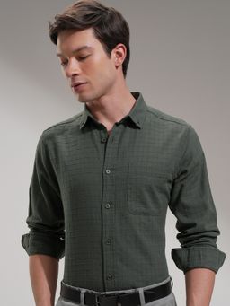 HIGHLANDER - Men Comfort Slim Fit Opaque Checked Casual Shirt