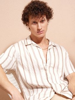 HIGHLANDER - Striped Spread Collar Short Sleeves Relaxed Fit Shirt