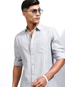 LOCOMOTIVE - Men Striped Casual Regular Fit Shirt