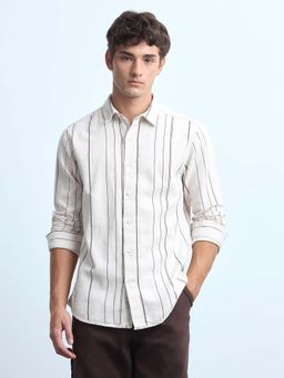 Flying Machine - White Men's Vertical Striped Slim Fit Shirt