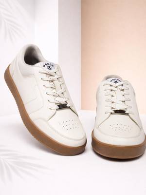 Buy WROGN Men White Bramble Earthlite Sneakers UK 6 - Image 1