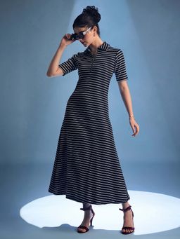 Uptownie - Stretchable Front Zip-up Black Midi Dress