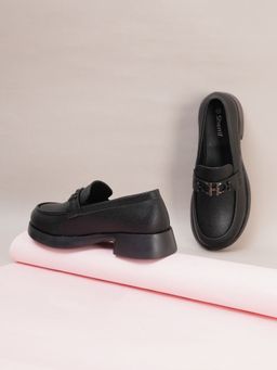 Sherrif Shoes - Women Black Textured Block Heel Loafers