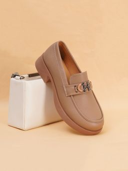 Sherrif Shoes - Women Tan Textured Block Heel Loafers