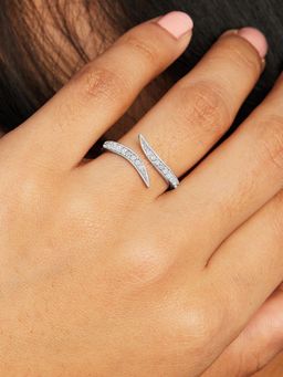 Mia by Tanishq - White Sleek Twist Silver Finger Ring