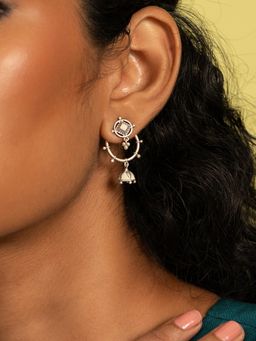Shaya by CaratLane - 925 Silver Shaya by CaratLane Off White Gumbaja Earrings Crafted In Oxidised