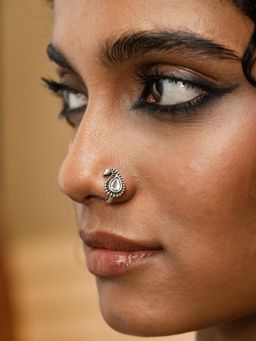 Shaya by CaratLane - 925 Silver Shaya by CaratLane White Mauj Masti Nose Pin In 925 Oxidised Silver