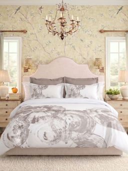 the White Moss - White Dreams 250Tc Ivy Living Bedsheet with 2 Pillow Covers (King)