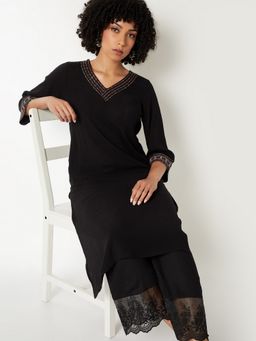 max - Women Black Embroidered Straight Kurta