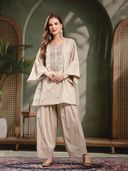 Beige color option, Currently selected