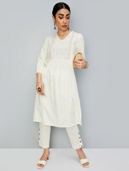 max - Women Embroidered Off White Straight Kurta