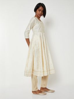 max - Women White Polyester Blend Embroidered Flared Kurta