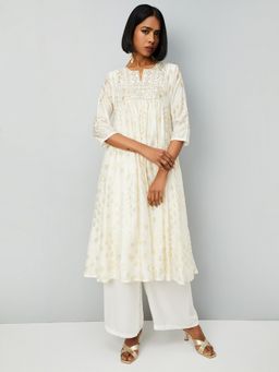 max - Off White Women Embroidered A-line Kurta