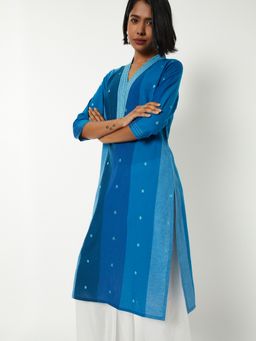 max - Women Blue Cotton Embroidered Straight Kurta