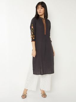 max - Women Black Cotton Blend Embroidered Straight Kurta