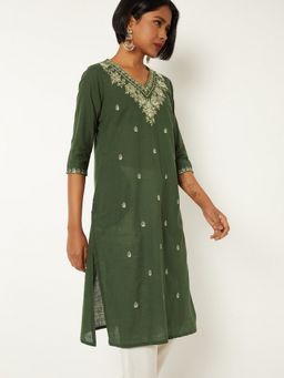 max - Women Green Cotton Blend Embroidered Straight Kurta