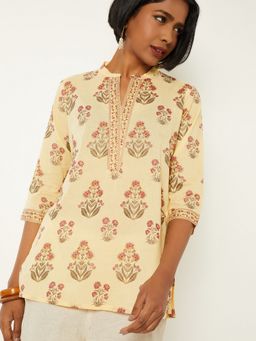 max - Women Yellow Cambric Floral Printed Straight Kurti