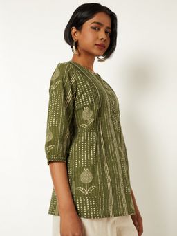 max - Women Green Cotton Blend Floral Printed Straight Kurti