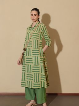 Pink Fort - Women Green Pure Cotton Geometric Kurta with Trouser