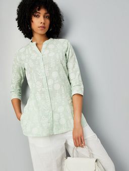 max - Women Green Cotton Blend Embroidered Straight Kurti