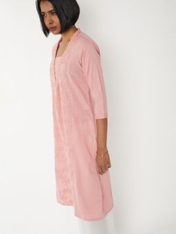 max - Women Pink Embroidered Straight Kurta