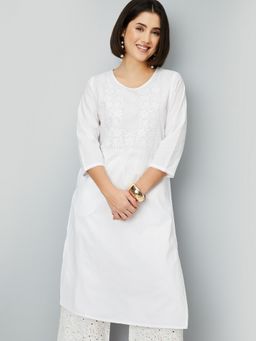 max - Women Off White Cotton Blend Embroidered Straight Kurta