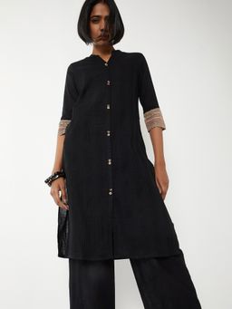 max - Women Pintuck Black Straight Kurta