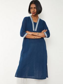 max - Women Blue Embroidered Pintuck Straight Kurta