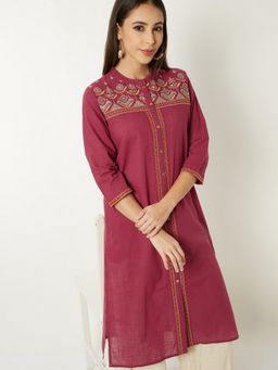 max - Women Maroon Embroidered Straight Kurta