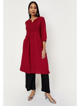 max - Women Red Rayon Textured Straight Kurta
