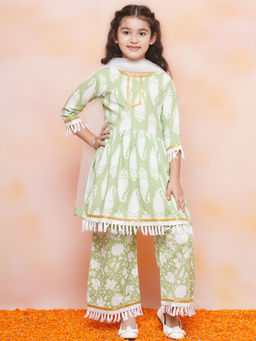 AJ Dezines - Cotton Printed 3/4Th Sleeve Green Kurta With Pant For Girls (Set of 3)