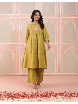 STUDIO MISRI - Women Green Cotton Embroidered Kurta with Pant