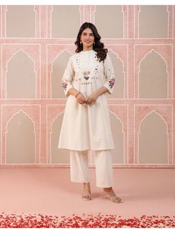 STUDIO MISRI - Women Off White Cotton Embroidered Kurta with Pant