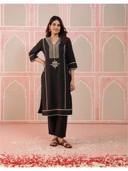 STUDIO MISRI - Women Black Cotton Embroidered Kurta with Pant