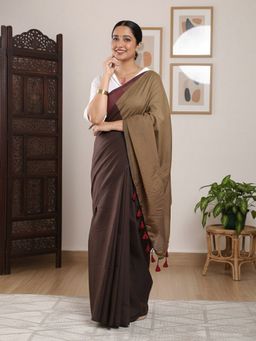 Niska - Women Color Block Pure Cotton Brown Saree With Unstitched Blouse