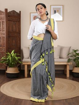 Niska - Women Solid Pure Cotton Grey Saree Without Blouse