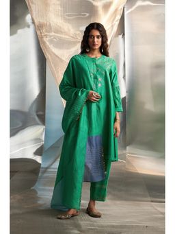 Charkhee - Green Misr'S Embroidered Kurta with Pant and Dupatta (Set of 3)