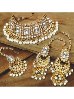 Peora - Kundan Faux Pearl Choker Necklace & Earrings Maang Tikka Jewellery Set (PF26N1383W)