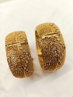 AG'S - Orbin White Antique Kada