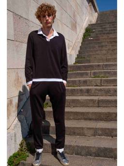 dash and dot - Black Black White Jogger