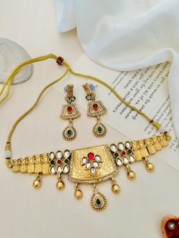 Abdesigns - Sophisticated Gold Plated Kundan Antique Necklace with Earrings