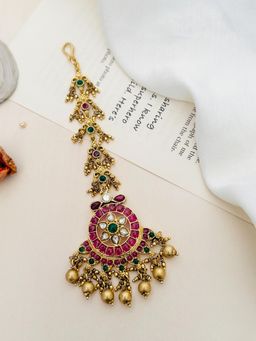 Abdesigns - Pink Gold Plated Kemp Stone Studded and Beaded Temple Maang Tikka