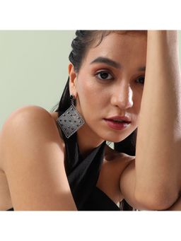 Sohi - Women Lustrous Diamond Drop Earrings