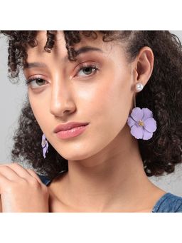 Sohi - Women Floral Hues Stud Earrings