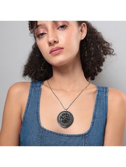 Sohi - Women Embellished Circular Pendant Necklace