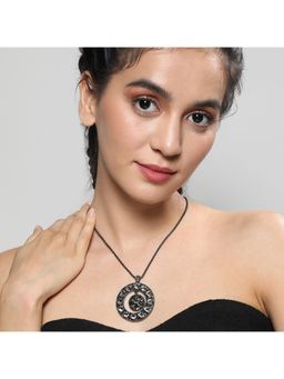 Sohi - Women Halo Stone Pendant Necklace