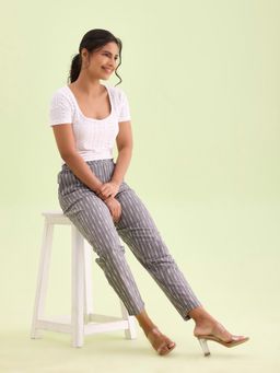 Go Colors - Women Ikat Grey Mid Rise Printed Pencil Pant